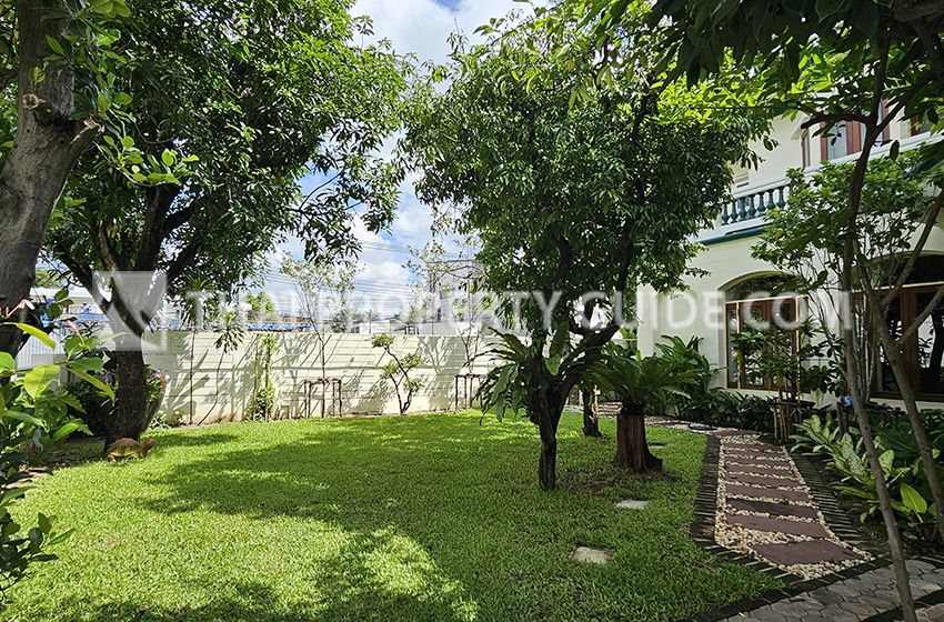 House with Private Pool in Nichada Thani 